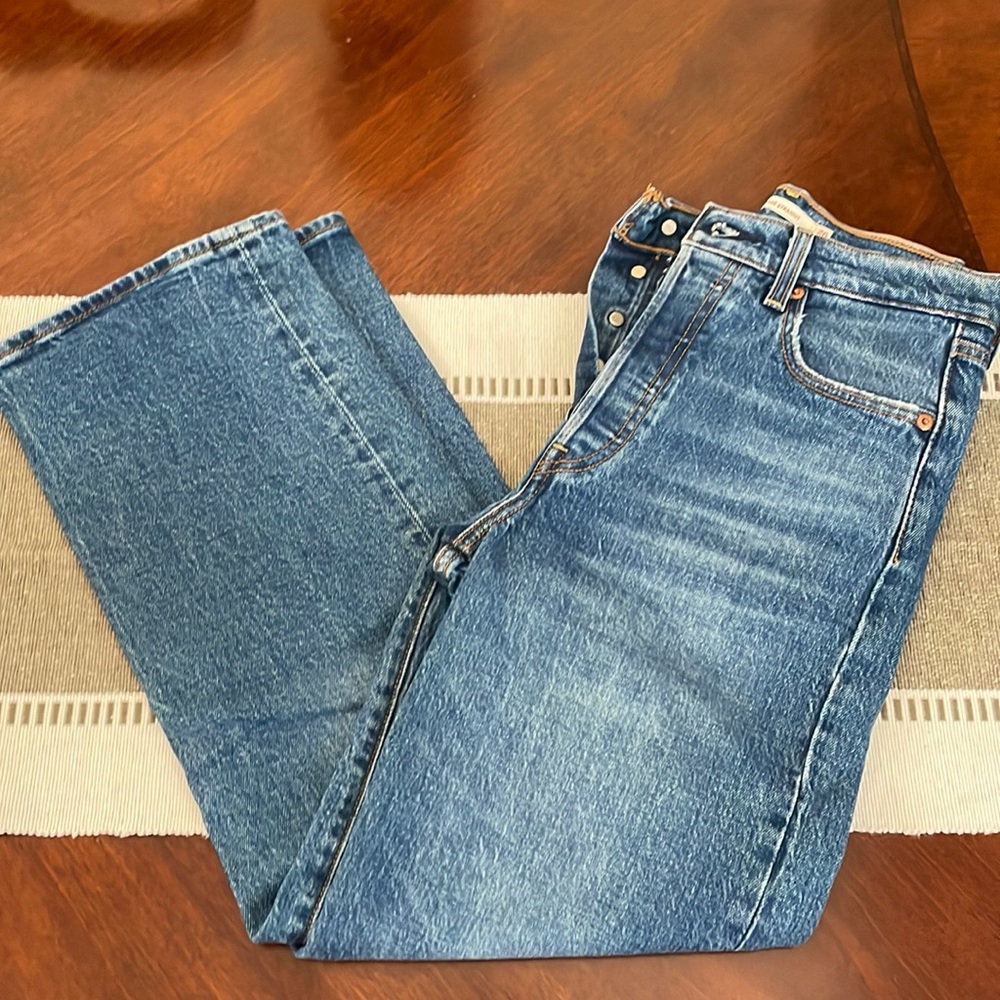 Levis ribcage straight ankle jeans size 26